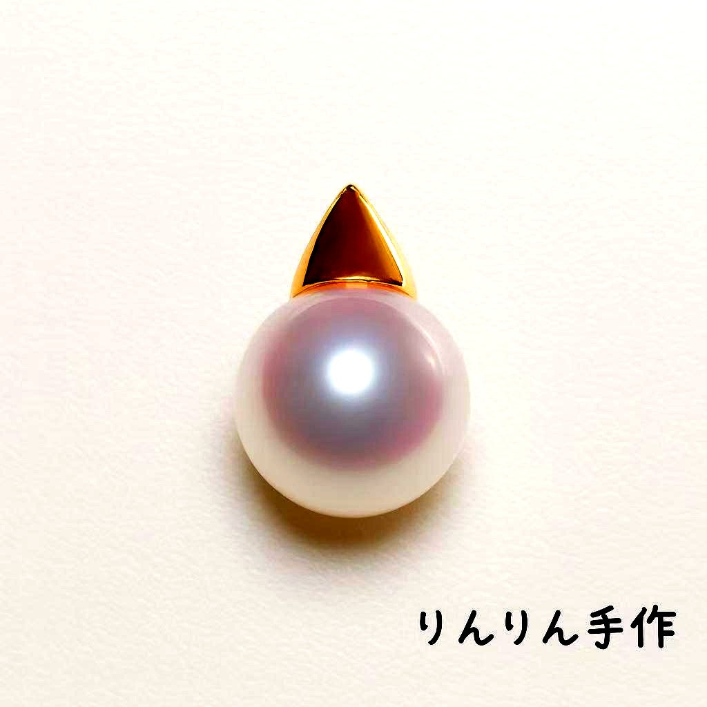 Handmade Akoya pearl necklace with 9.5mm flower-shaped pearls on a 45cm string