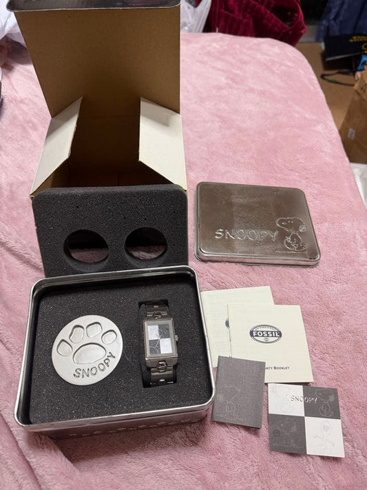 FOSSIL SNOOPY Limited Edition 600/2500 Quartz Men's Watch — Japanese