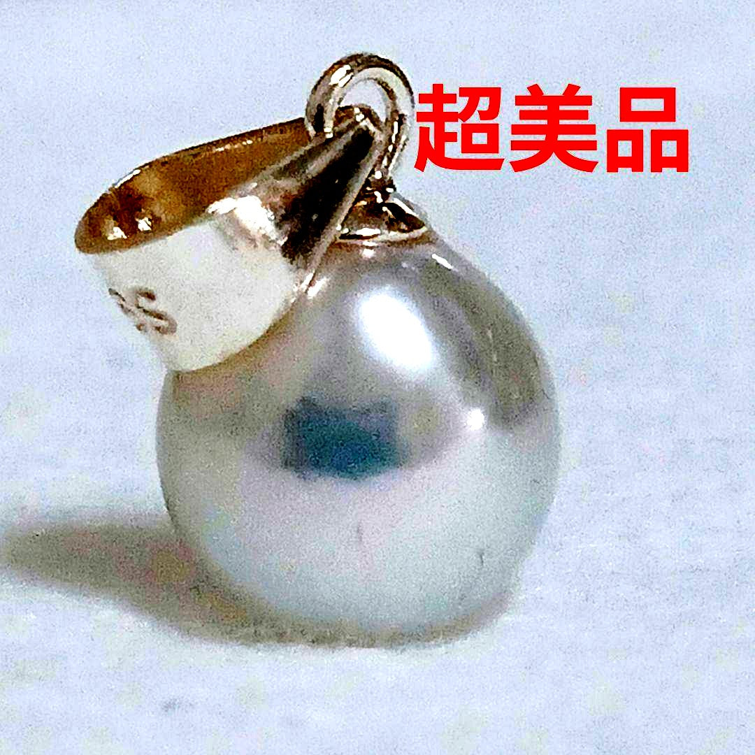 Akoya Pearl Top featuring natural white silver baroque pearl 6x3mm with silver 925 fitting