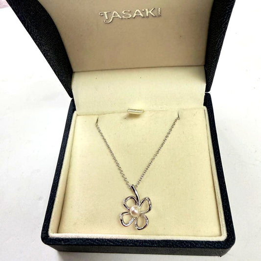 TASAKI Kuro Clover Pearl Necklace in silver with clover design and 4mm pearl on 38cm chain