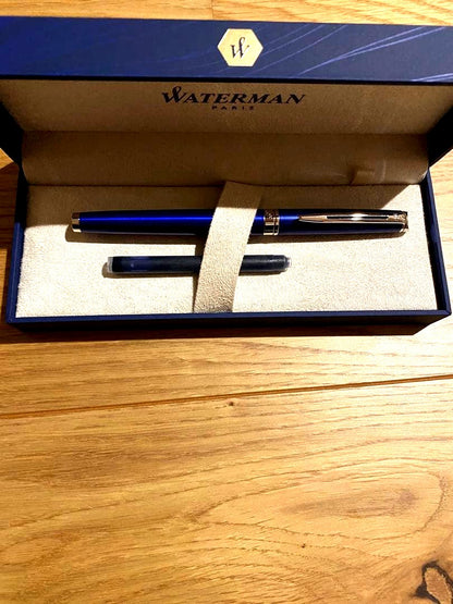 Waterman Fountain Pen ウォーターマン 万年筆 model shown with black barrel and silver accents