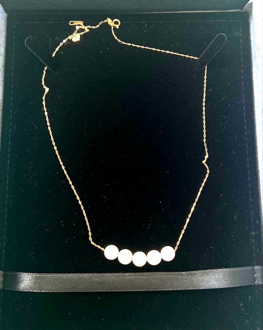 Akoya pearl necklace with 6mm pearls set in 18K yellow gold, 45cm length