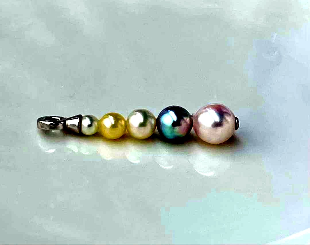 Akoya pearl pendant with five pearls in multiple colors on S925 silver setting