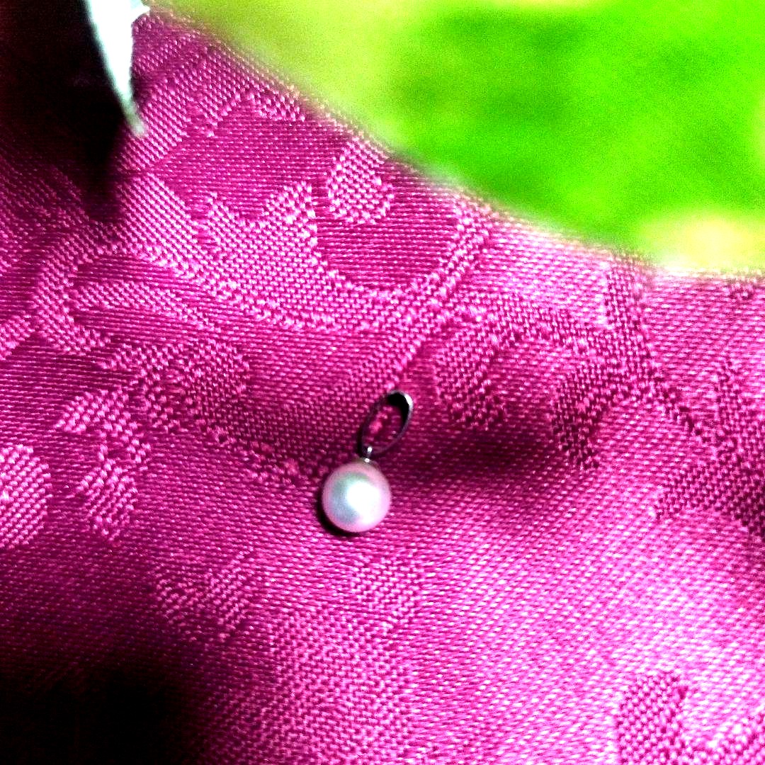 Akoya pearl necklace featuring 5mm pearls set in platinum Pt850 chain