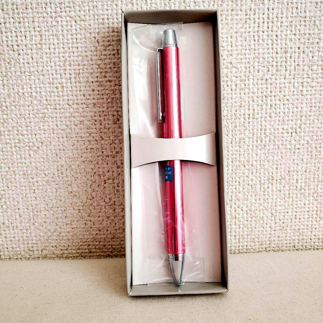 Pilot EVOLT BTHE 150R-SP multi-function pen in light pink with black and red ballpoint pens and 0.5mm pencil
