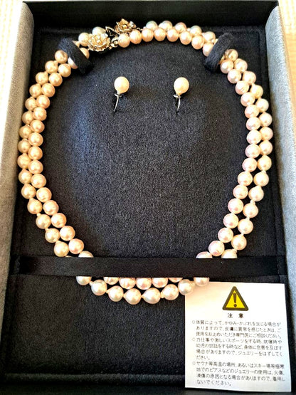 Akoya pearl necklace and earring set with 7.5-8mm beads and 42cm and 47cm necklace lengths
