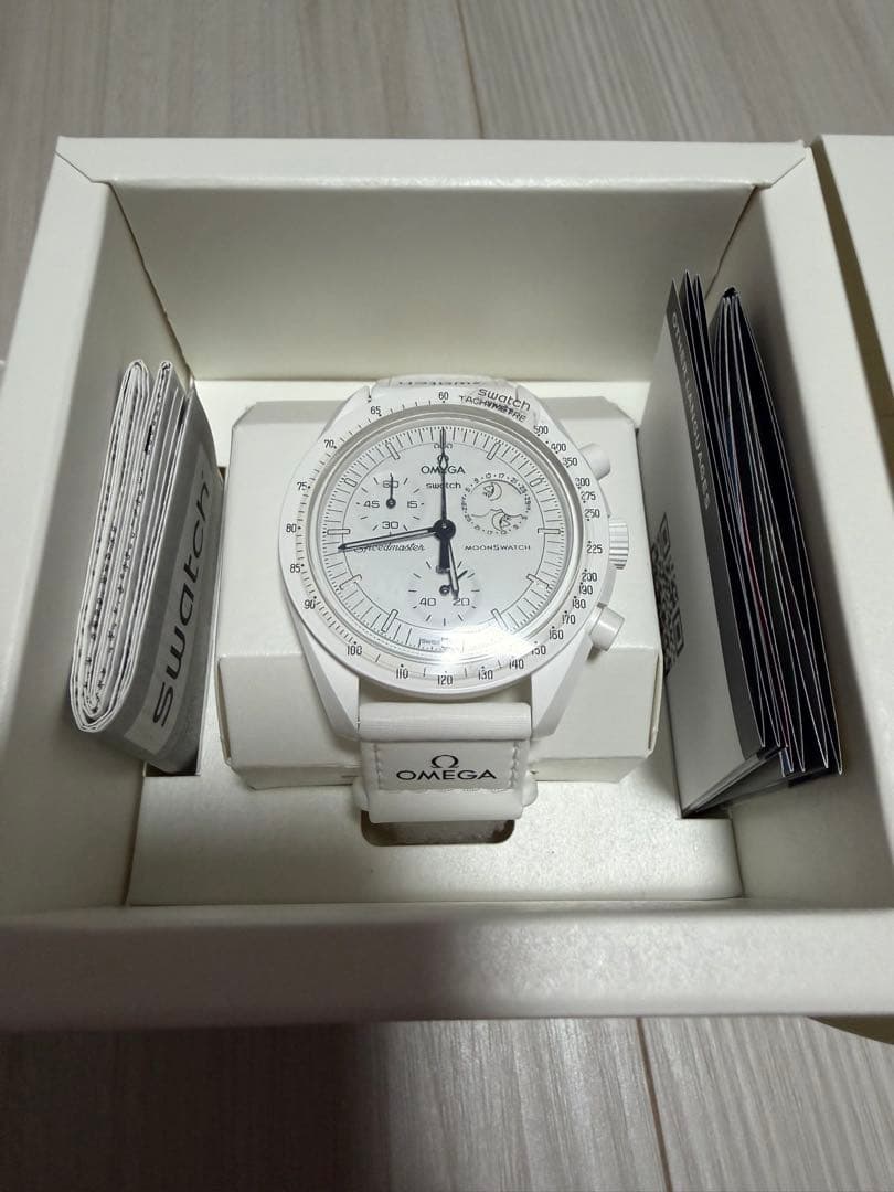 swatch MOONSWATCH SNOOPY Quartz Men's — Japanese