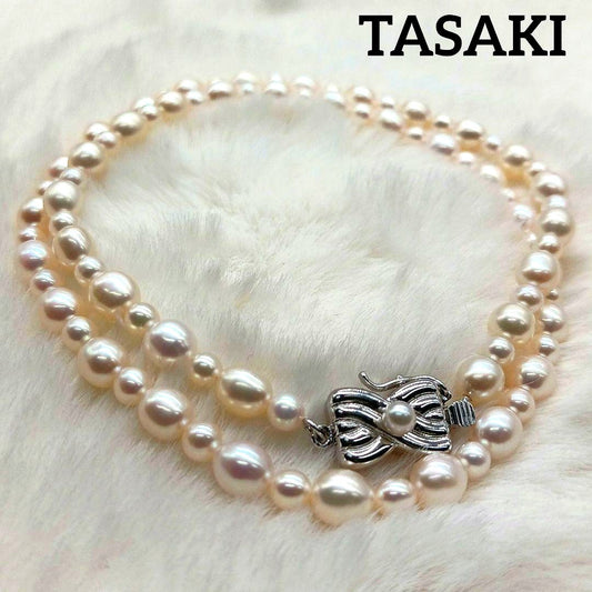 Tasaki Law Pearl Necklace featuring lustrous pearls on a 42cm chain weighing 13.8 grams