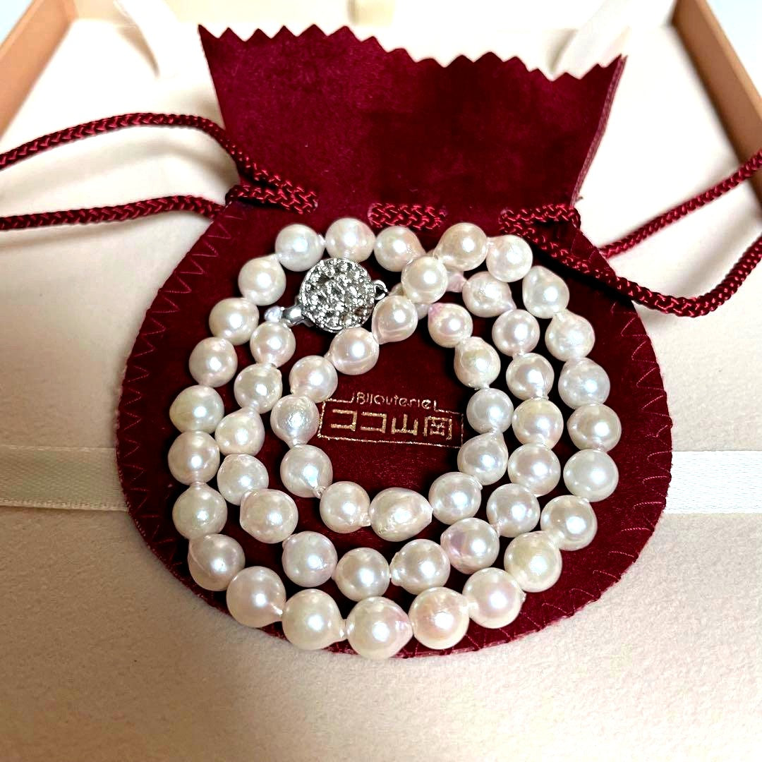 Akoya white semi-baroque pearl necklace with approximately 7mm pearls, 42cm length