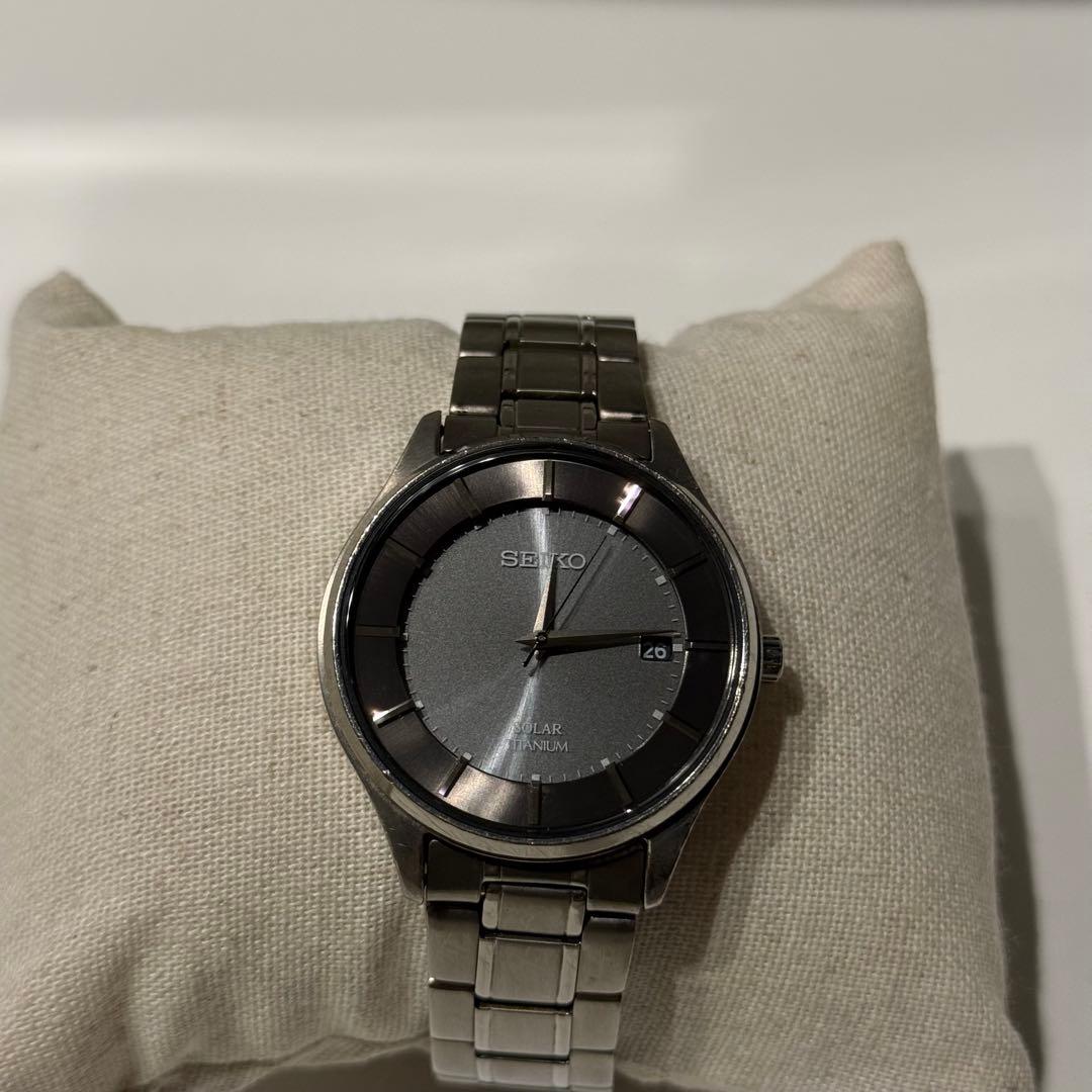 SEIKO Solar Titanium Men's Watch Solar Men's Watch — Japanese
