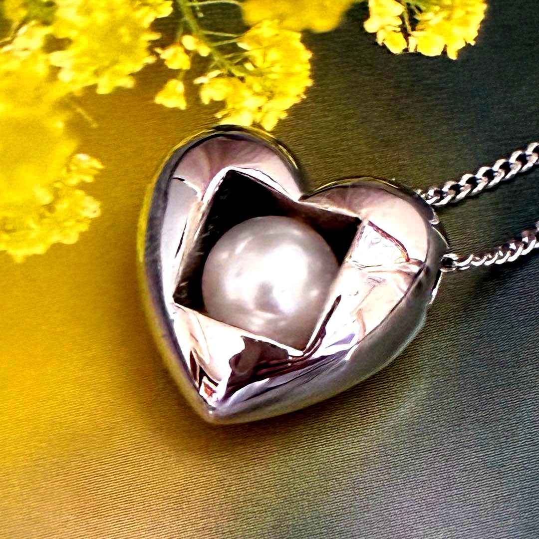 MIKIMOTO Silver 925 necklace with heart motif pendant and 7mm pearl on 45cm chain