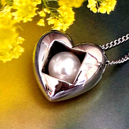 MIKIMOTO Silver 925 necklace with heart motif pendant and 7mm pearl on 45cm chain
