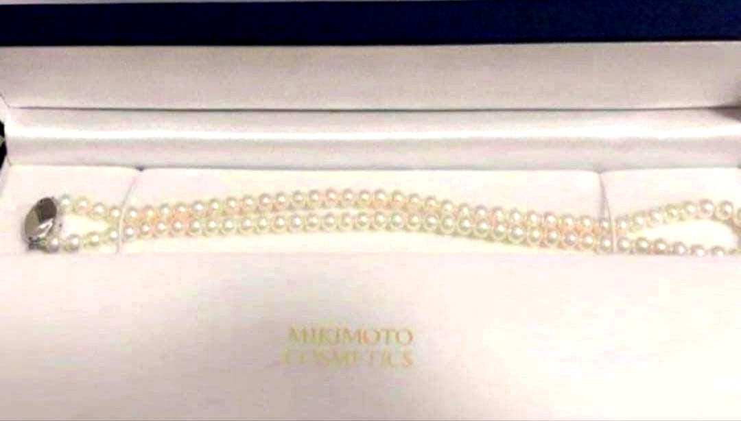 Mikimoto pearl necklace featuring 5.5–6mm freshwater pearls, total length 42cm