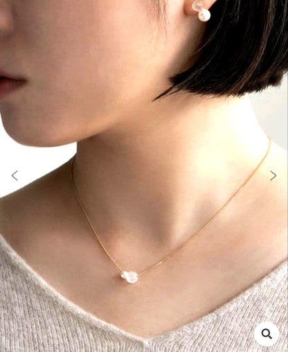 HARIO Lampwork Factory Snow Pearl Necklace with 6mm glass beads and 4-4.5mm pearls on a 450mm gold chain