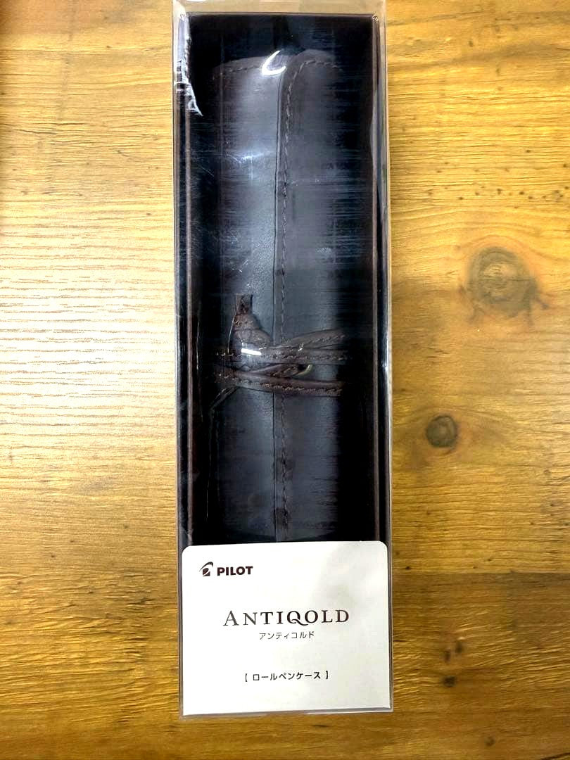 PILOT ANTIQUOLD dark brown roll pen case made from pull-up oil leather with four pockets