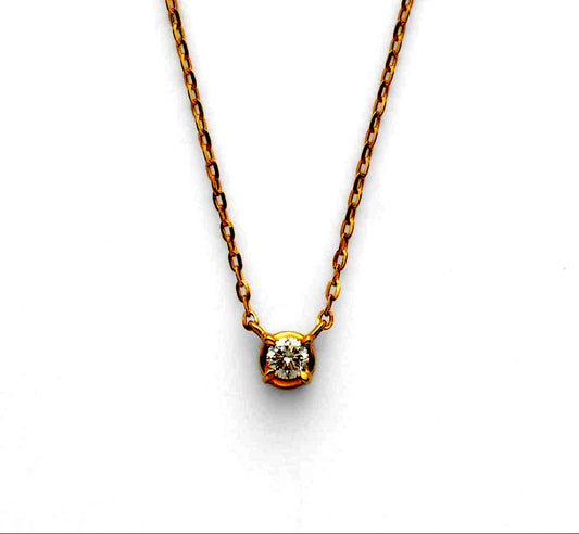 K18 gold necklace with a 0.03ct diamond pendant on a fine chain