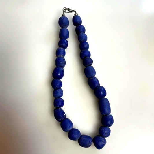 Agete necklace with natural unpolished lapis lazuli stones on a delicate chain