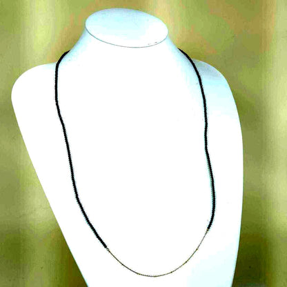Agate K10 Onyx black stone long gold necklace measuring 70 cm with 4.2 g weight