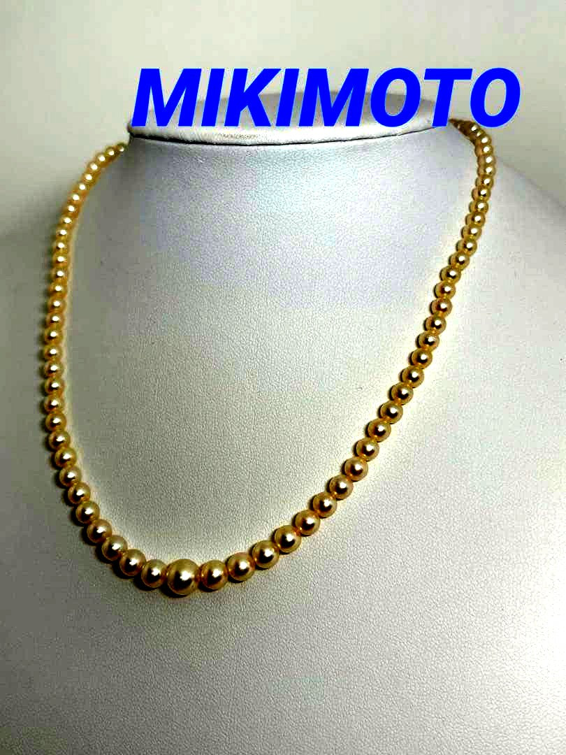 Mikimoto pearl necklace approximately 42.2 cm (16.6 inches) long with lustrous white pearls