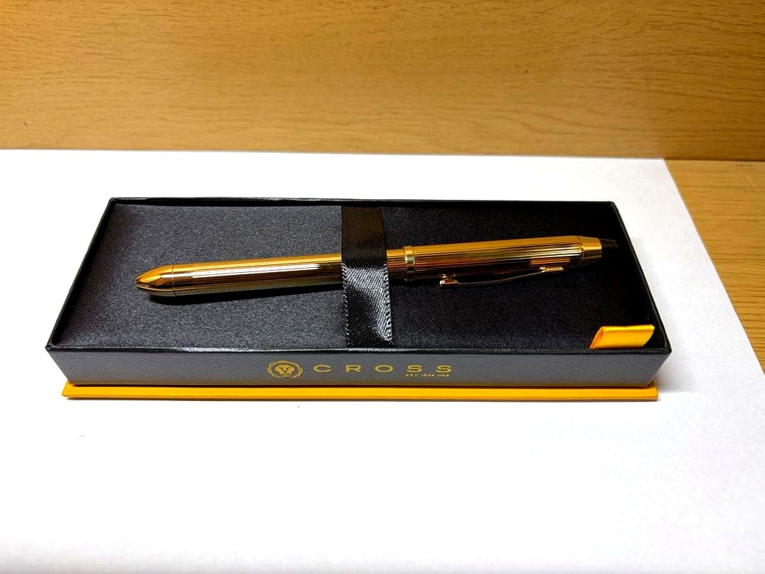 Cross Tecc3 multilingual gold ballpoint pen with dedicated case, Japan import, brand new and unused