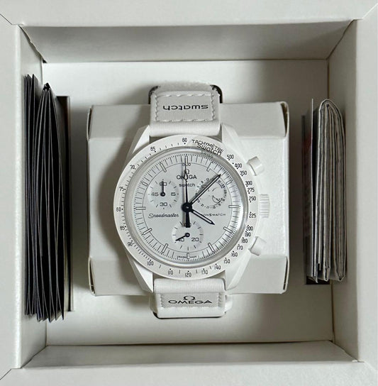 swatch Model: xOMEGA Snoopy Quartz Men's — Japanese