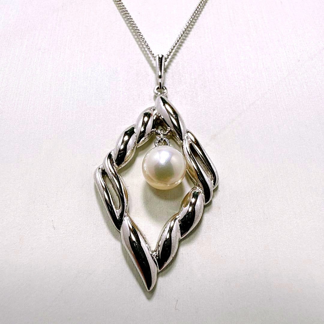 Mikimoto Silver Akoya Pearl Square Necklace with 40cm silver chain featuring square pearl pendant