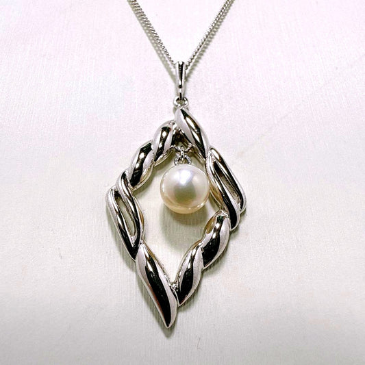 Mikimoto Silver Akoya Pearl Square Necklace with 40cm silver chain featuring square pearl pendant