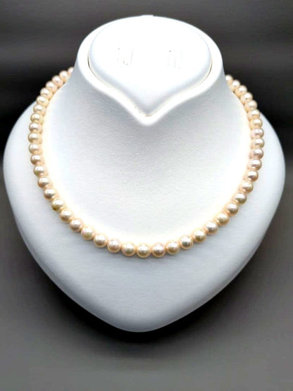 Akoya genuine pearl necklace featuring 7mm white pearls and silver clasp, 41.5cm length