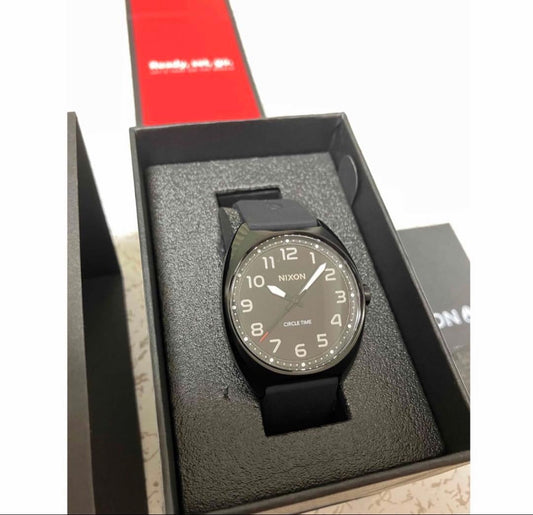 NIXON A1365-004-00 Analog Men's Watch — Japanese