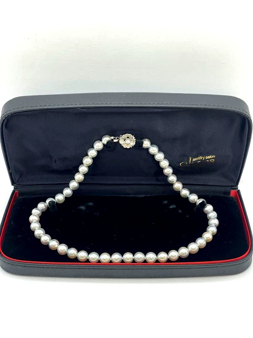 Akoya pearl silver necklace featuring 8.5mm natural blue-gray pearls on a 40 cm silver chain