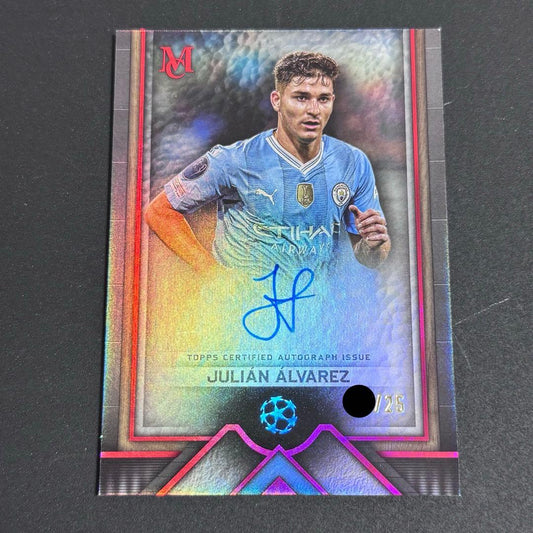 Julian Alvarez Topps Museum Autograph /25 — Japanese