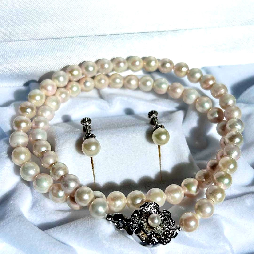 Earring set featuring 6.5-6mm Akoya pearls with matching 43 cm pearl necklace