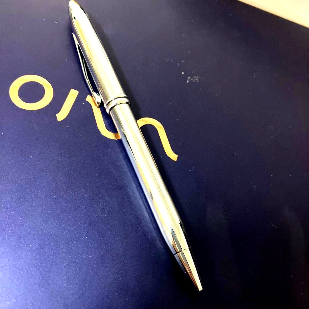 Cross Townsend fountain pen in used excellent condition with black body and silver accents