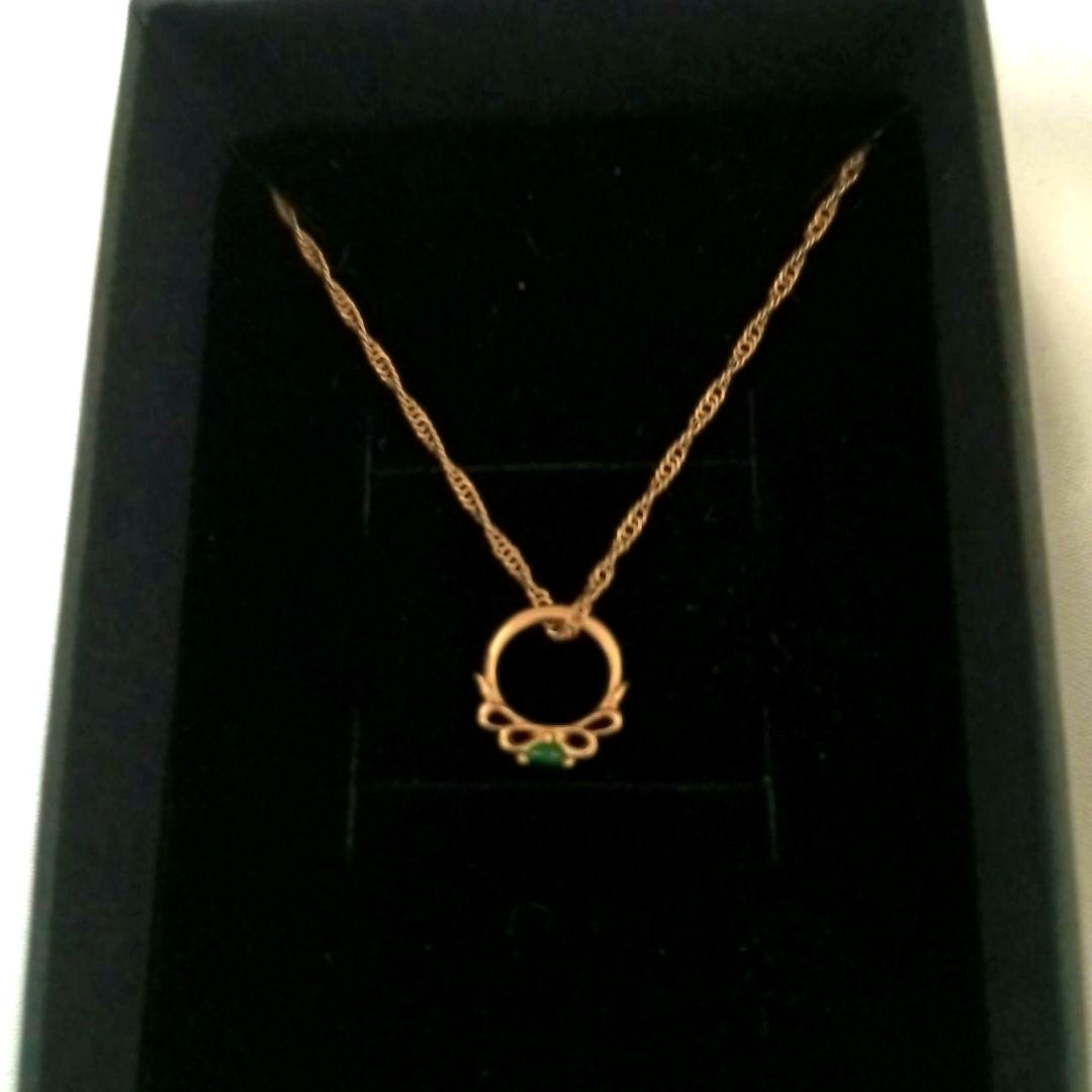 Agete gold necklace with ring design and green stone made of 10 karat K10 gold