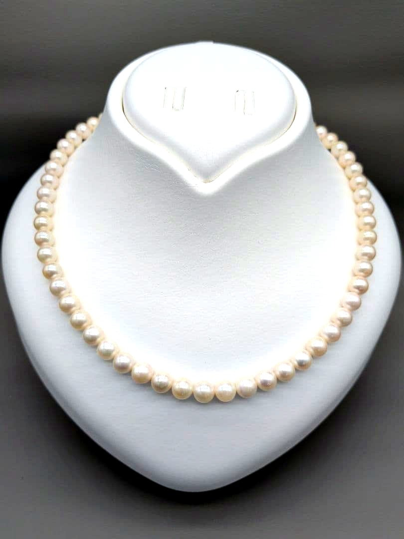Kuro Akoya genuine pearl necklace with white 7-7.5mm pearls and silver clasp, 42.7cm length