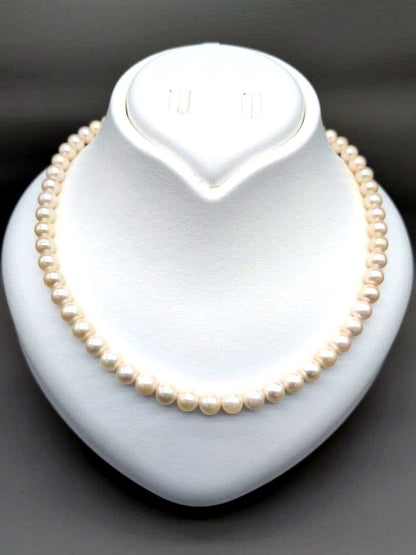 Kuro Akoya genuine pearl necklace with white 7-7.5mm pearls and silver clasp, 42.7cm length