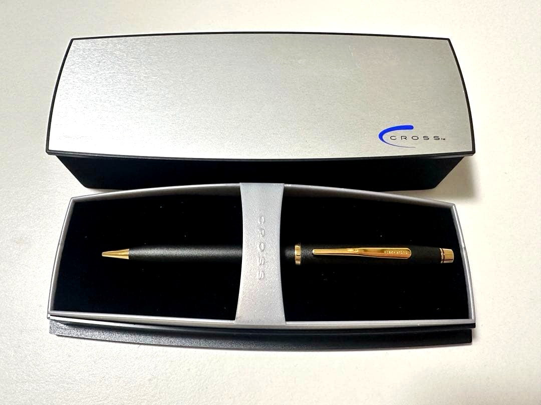 CROSS mechanical pencil in black with gold metal fittings and slight case aging