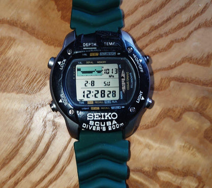 SEIKO SCUBA Diver's 200m Digital Men's Watch — Japanese