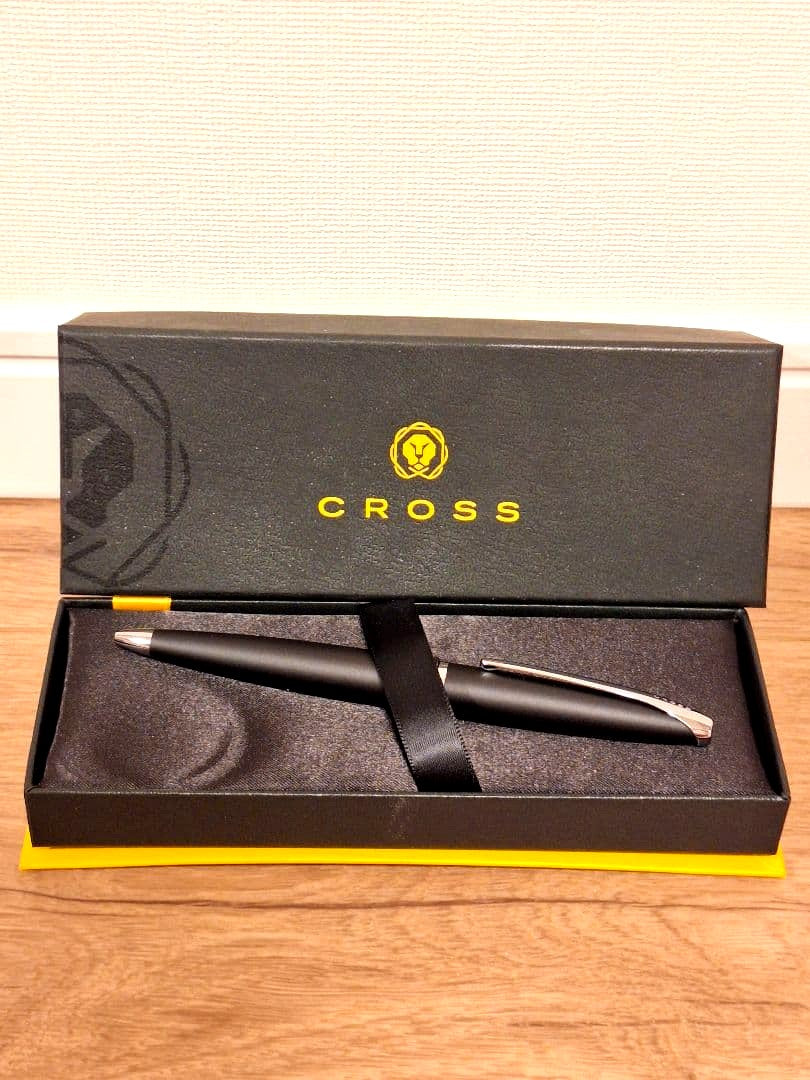 Cross black metal ballpoint pen with dedicated box imported from Japan