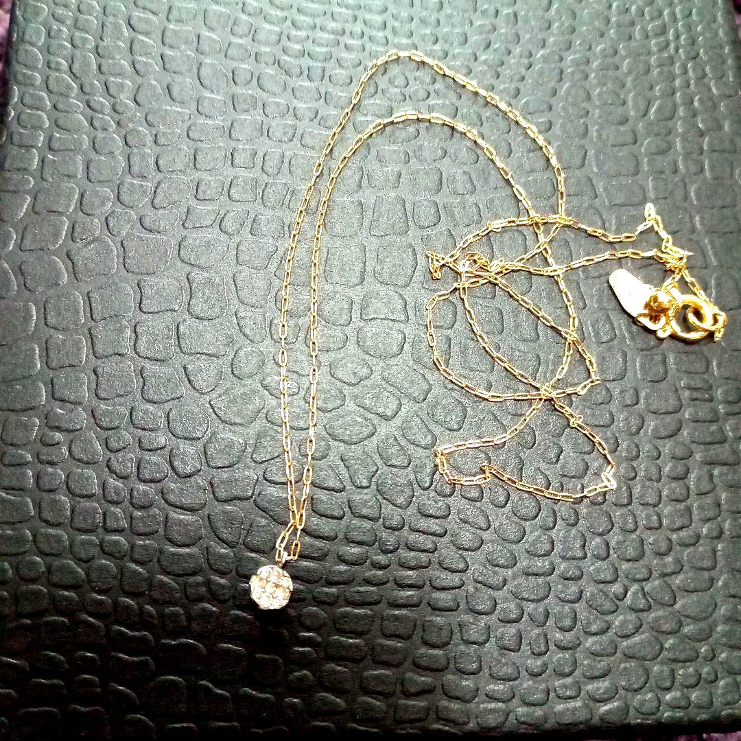 Agete Diamond Necklace Gold Chain made of 18 karat gold with delicate scattered small diamonds design