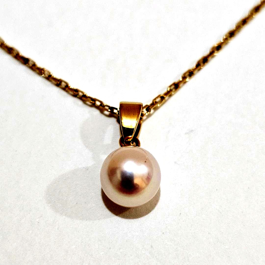 Mikimoto pearl necklace with 6.4mm pearl set in 18K yellow gold chain 40 cm long