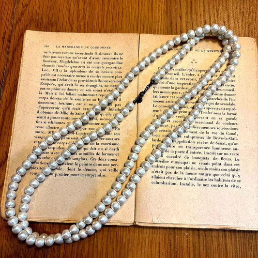 agete Cotton Pearl Long Necklace 116 cm length featuring white pearls and delicate design