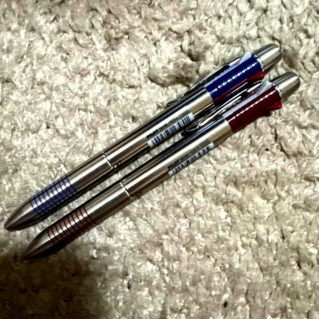 Discontinued Pilot 2+1 Mini LBKHM-150S set with black ballpoint pen and red mechanical pencil