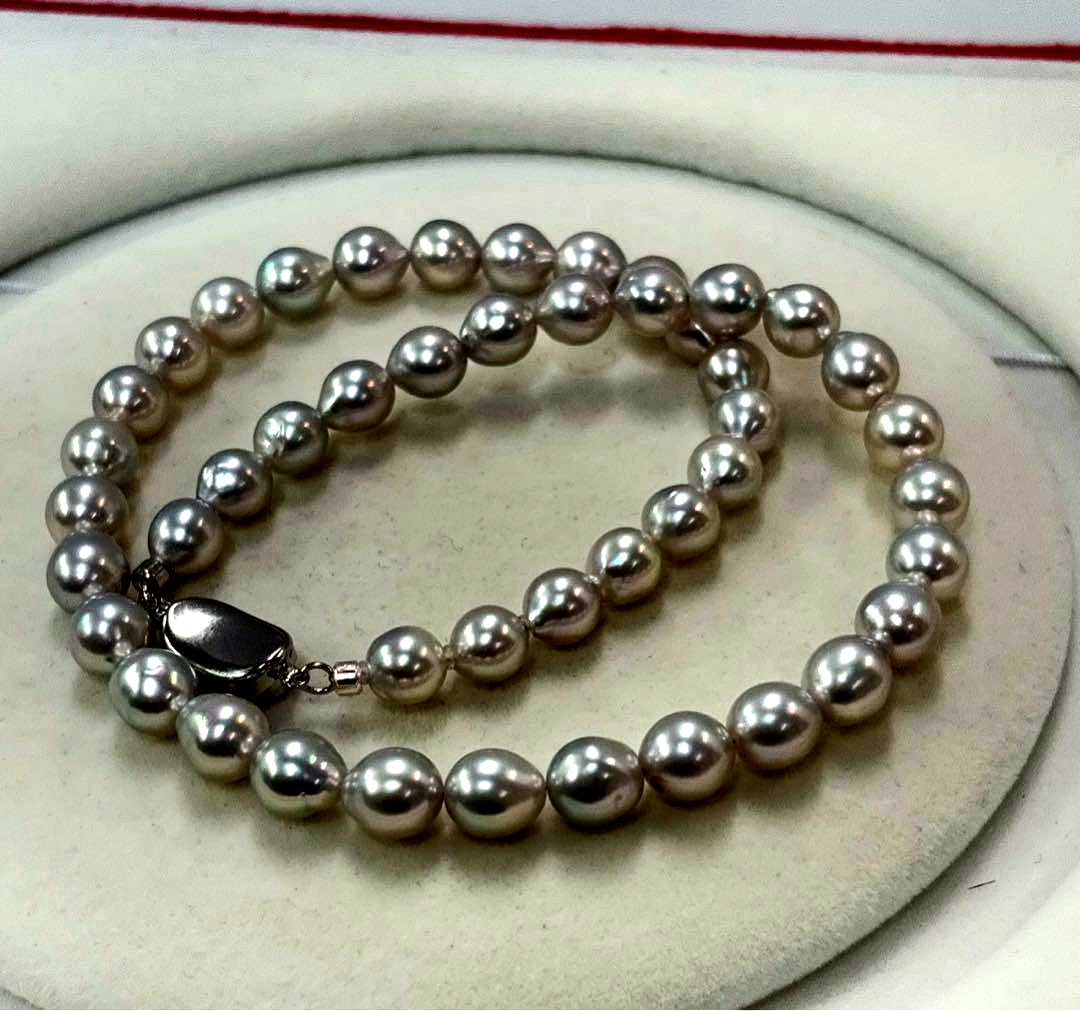 Ise-Shima Ago Bay Akoya pearl necklace with 7-8mm natural uncolored pearls on 41cm silver chain