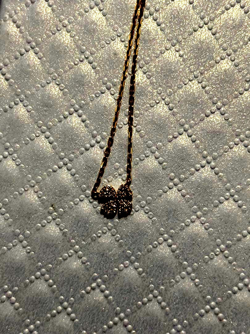 aget K18 yellow gold necklace with 0.05ct diamond four-leaf clover pendant on 40cm chain