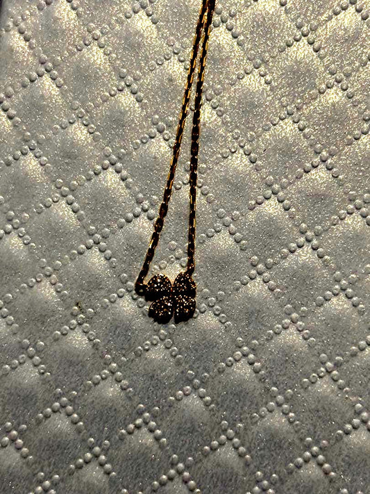 aget K18 yellow gold necklace with 0.05ct diamond four-leaf clover pendant on 40cm chain