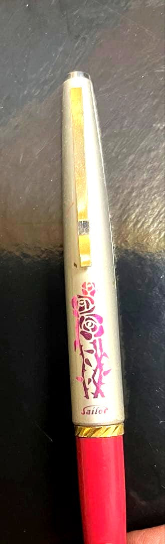 Pilot Fountain Pen Short K14 in red with flower pattern and 14K gold nib