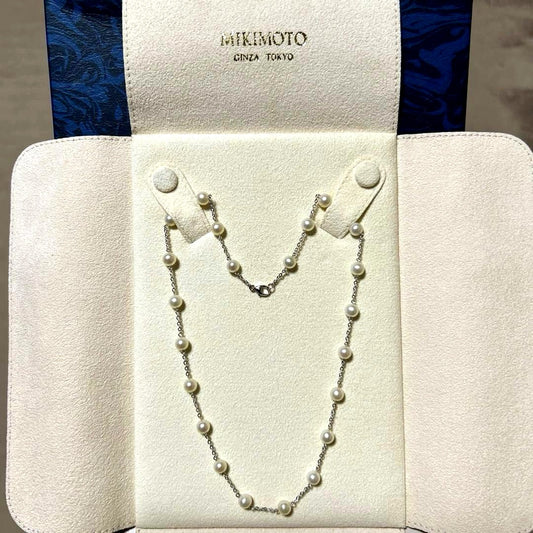 MIKIMOTO K18 white gold necklace with 22 pearls, 6mm each, total length 41cm