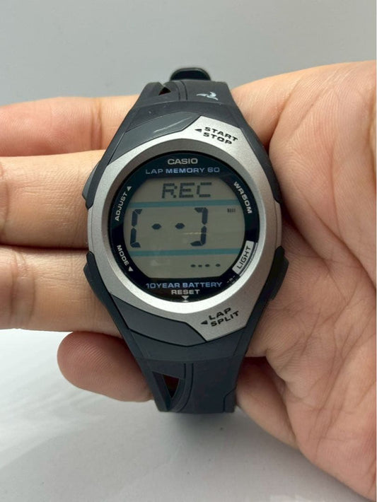CASIO LAP MEMORY 60 Digital Men's Watch — Japanese