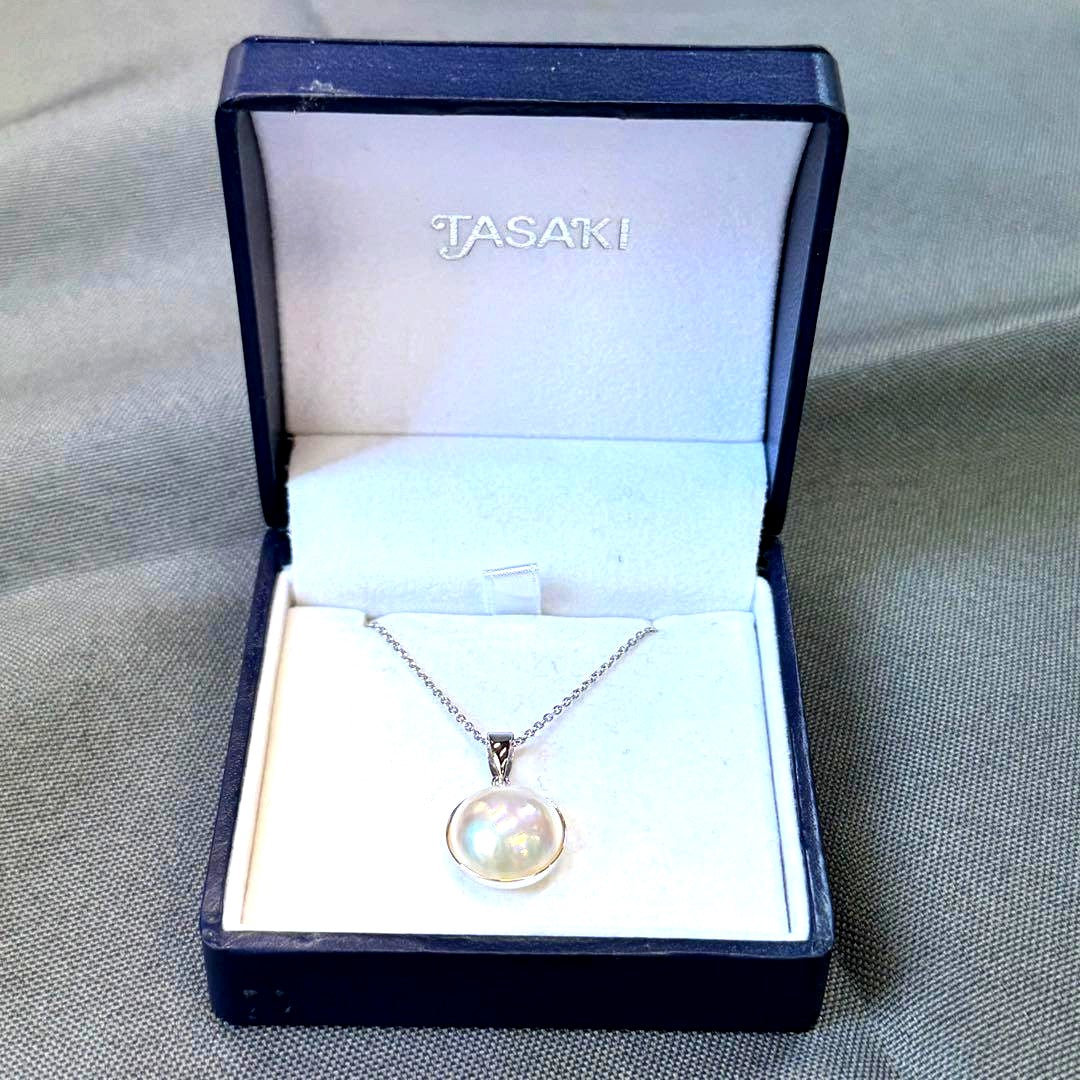 Tasaki freshwater pearl pendant necklace with 6.0mm silver pearl on a silver chain